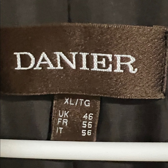Danier Brown Leather Men's Coat - Picture 9 of 16
